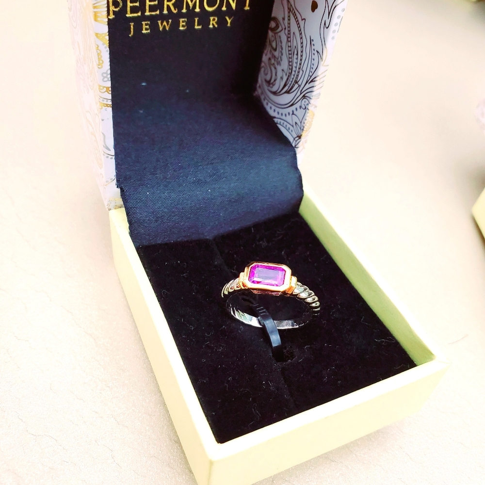 Ring - Picture 3 of 6